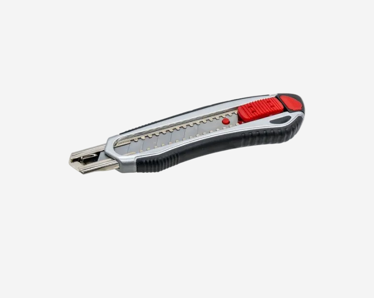 İzeltaş 14000 005049 Pro 18 mm Maket Bıçağı